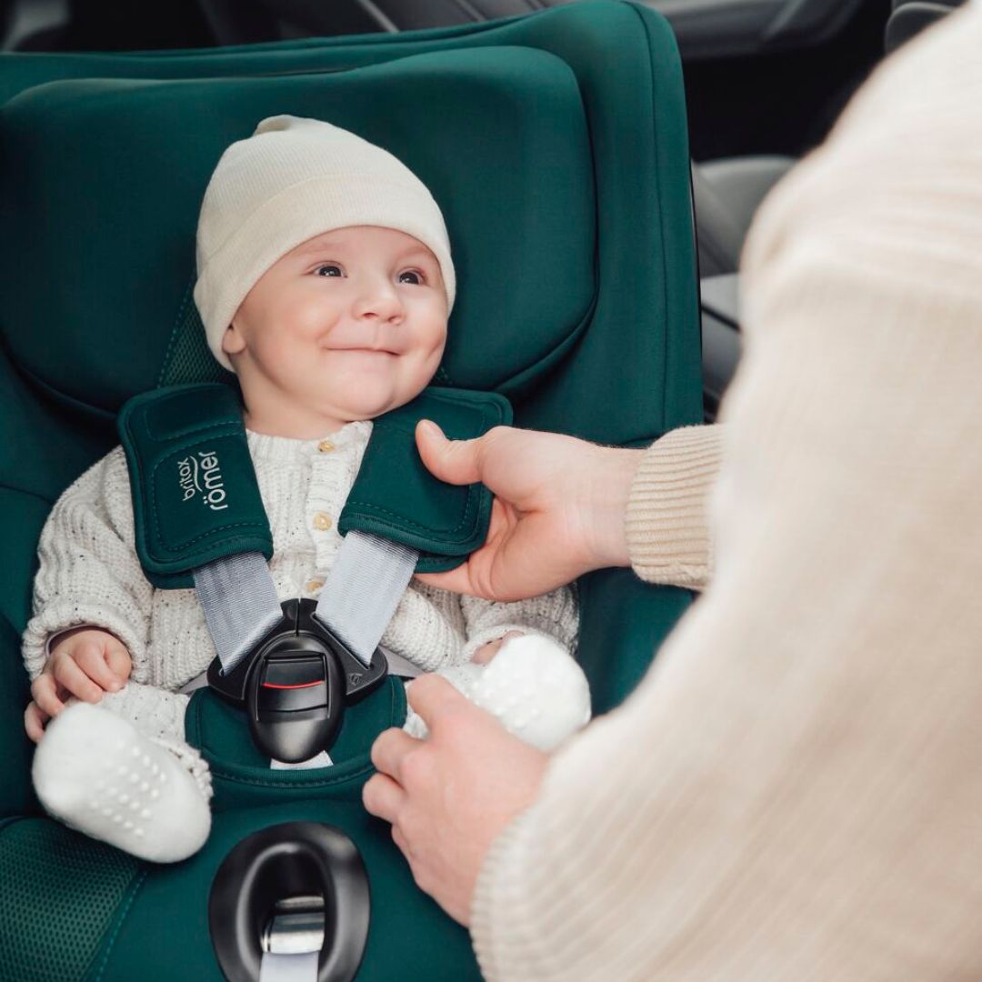 Köp Britax Dualfix Pro M Midnight Grey Pyret & Snäckan